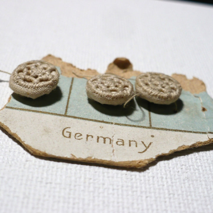 15L German Dorset-style Buttons