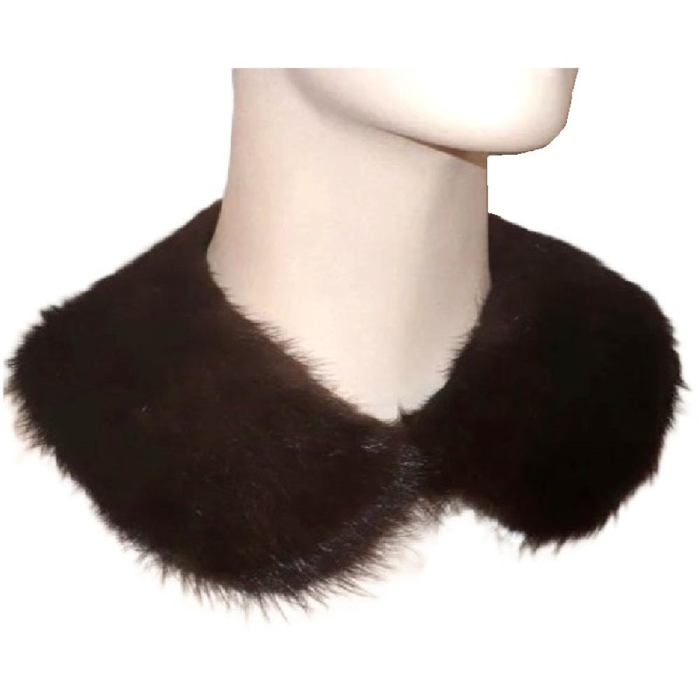 Fur collar.