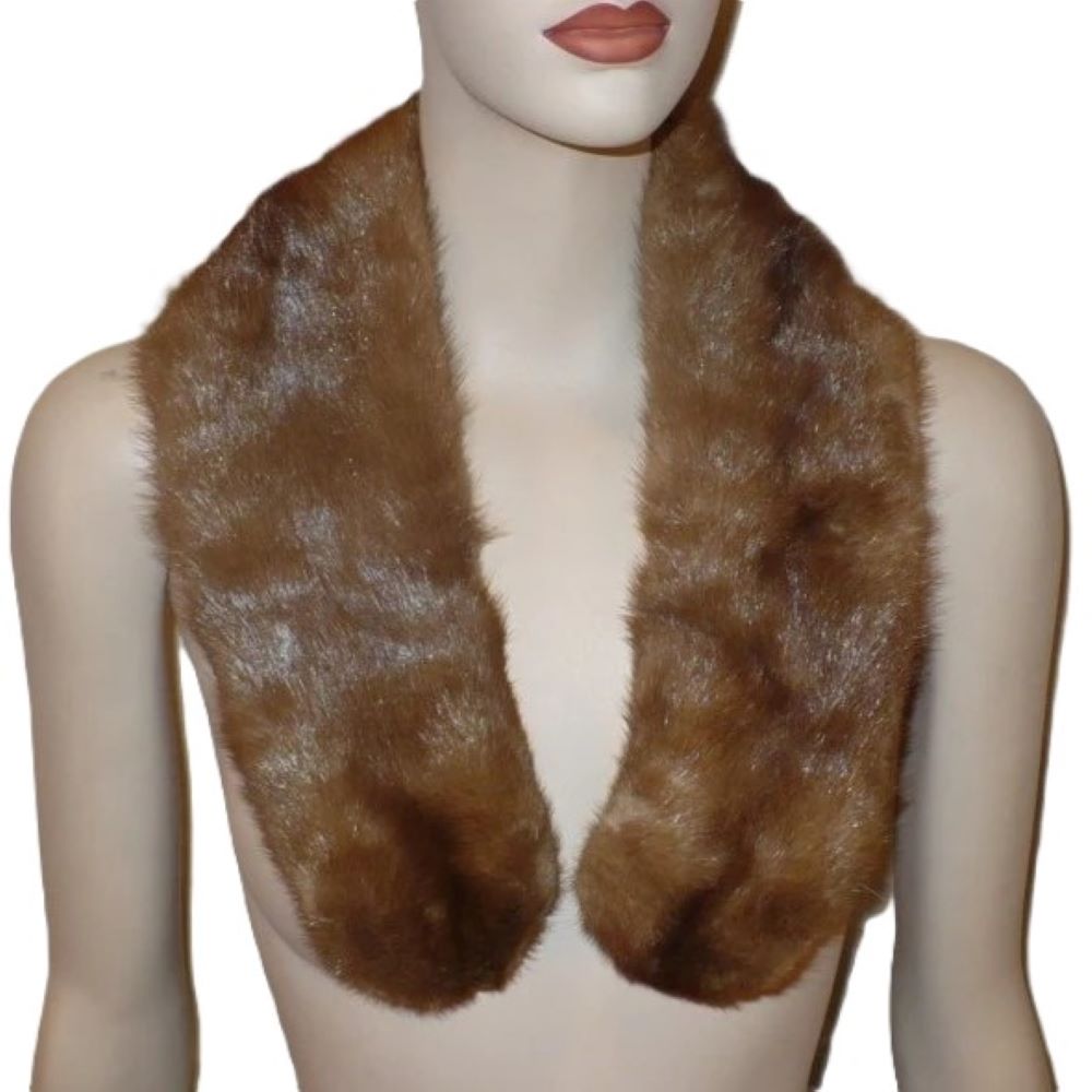 plit mink collar.