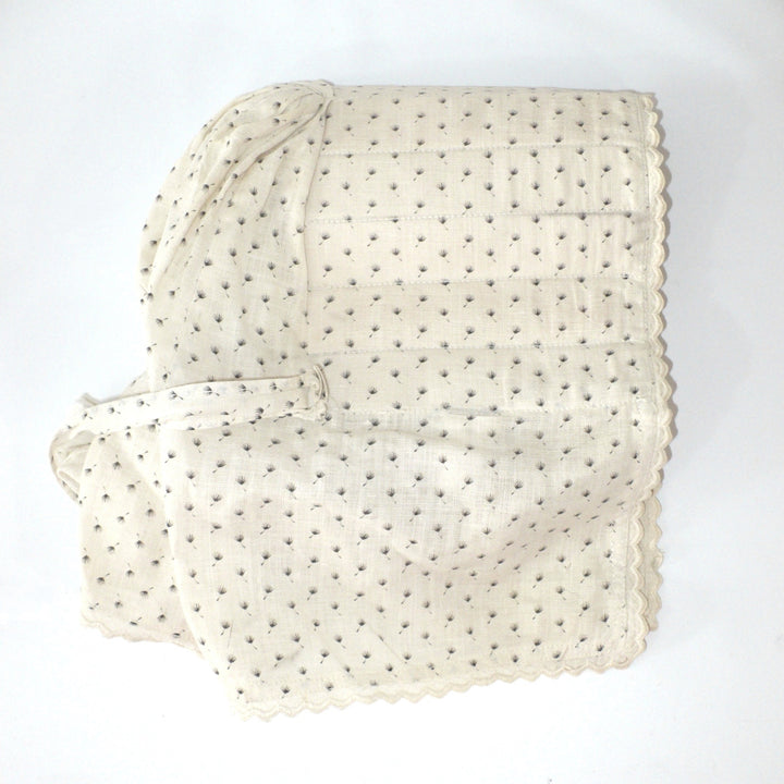 Bonnet.