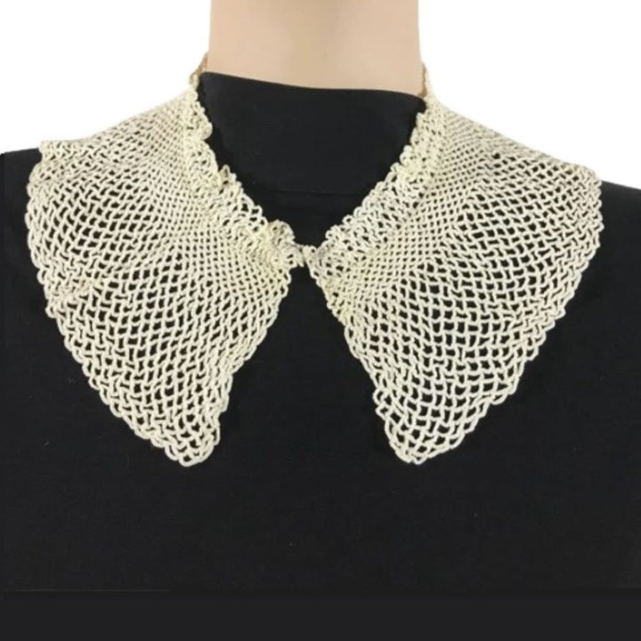 1930s Vintage Ecru Crochet Lace Collar; Great Depression.
