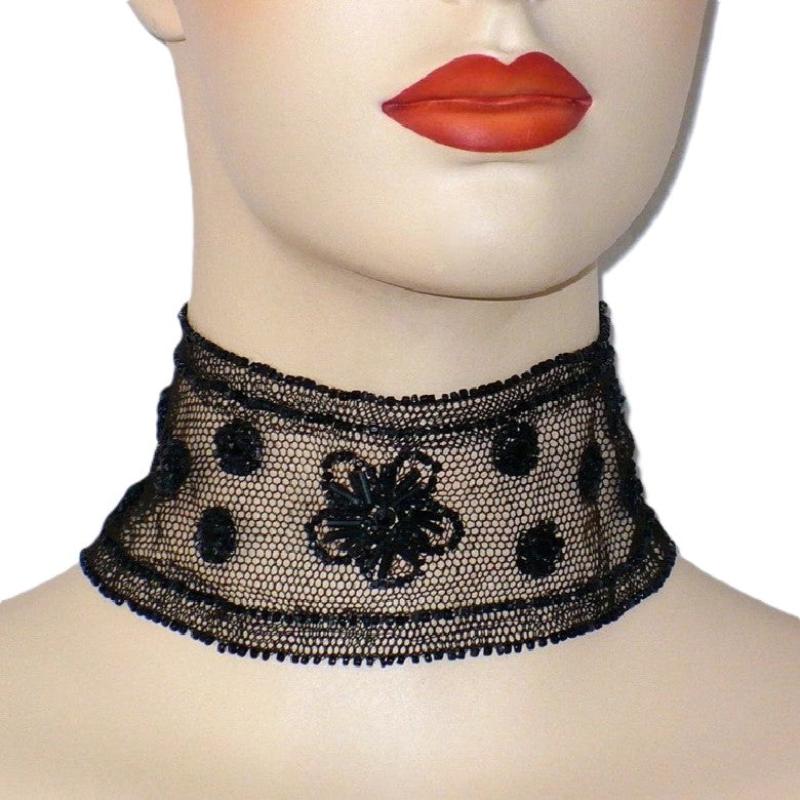 Collar.