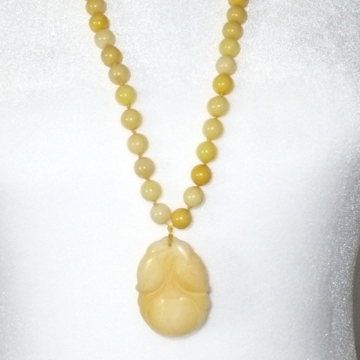 1970s Yellow Jade Necklace.