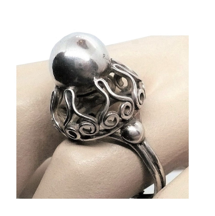 Size 8.5 Adj 1960s Groovy Silver Globe Statement Ring Vintage Boho Jewelry.