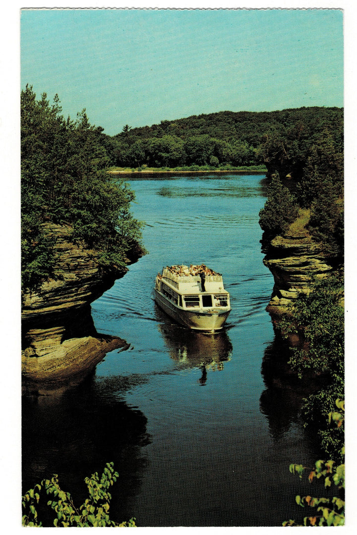 1960s Wisconsin Dells, Lovers Lane, The Yellow Thunder Boat, Vintage Postcard.