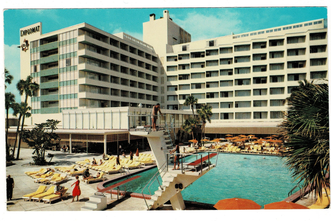  1960s Diplomat East, Hollywood-by-the-Sea, Florida Vintage Postcard.