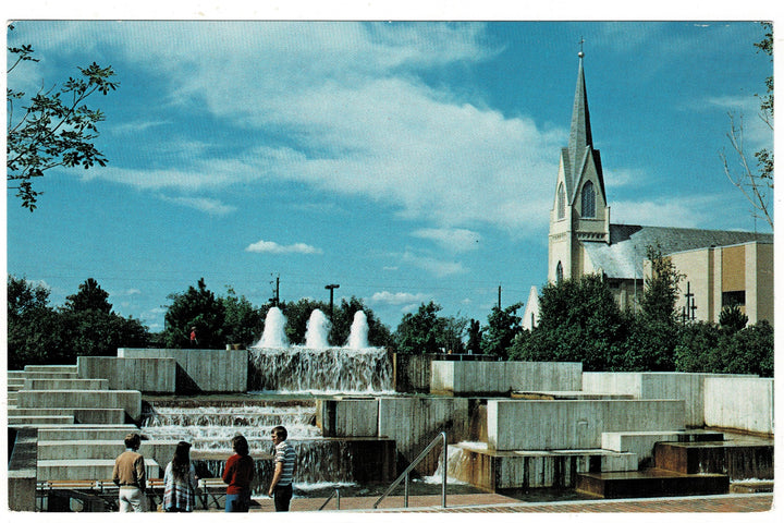 1980s Water Spectacular Plaza 8 Sheboygan Wisconsin Vintage Postcard.