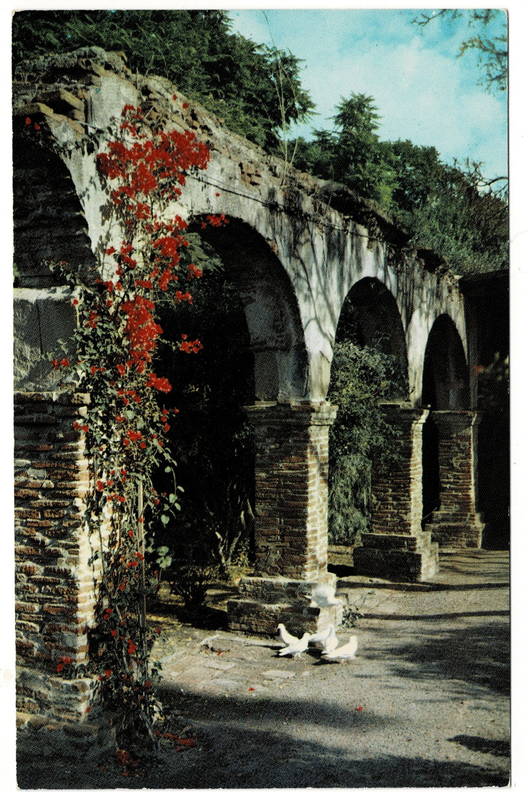 1950s Ruins of the Arches Mission San Juan Capistrano, CA Vtg Postcard.