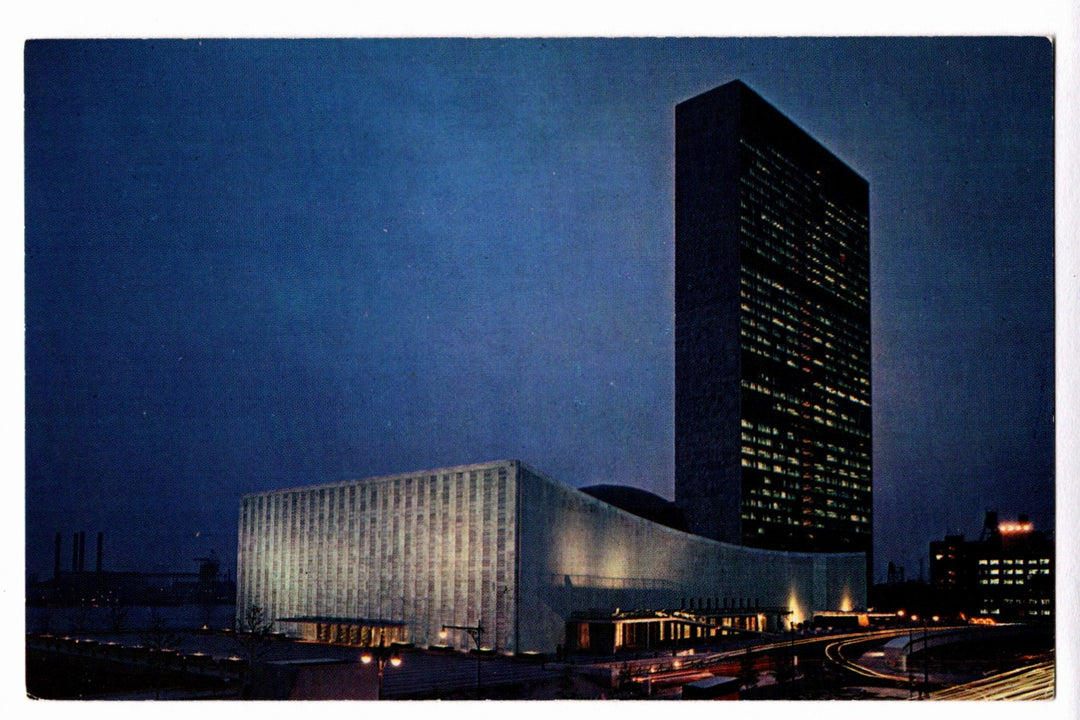 1950s United Nations Headquarters New York Vintage Postcard.