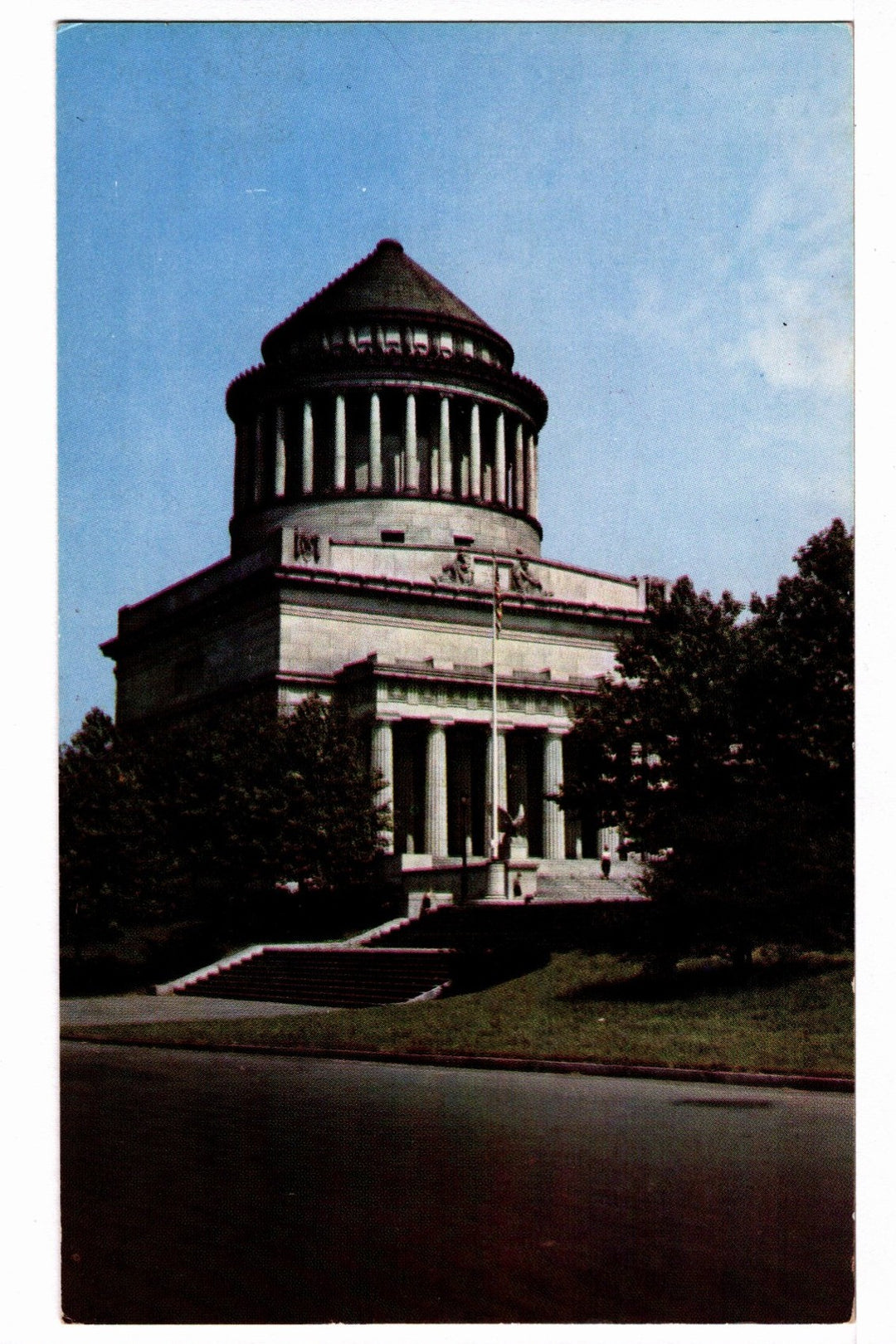 1950s Grant’s Tomb, New York City Halftone Print Vintage Postcard.