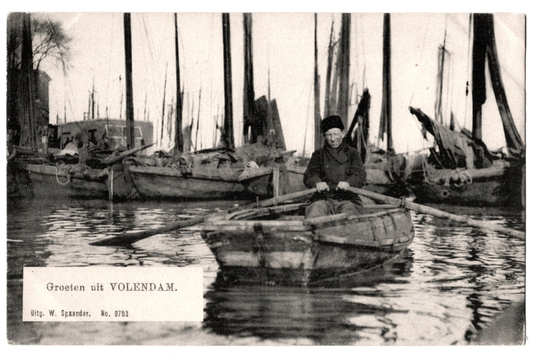 1900s Rowing Fishermen Volendam, Netherland Vintage Postcard UDB.