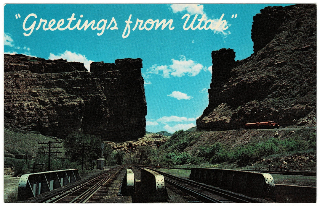 Castle Gate Near Price Utah Vintage Postcard.