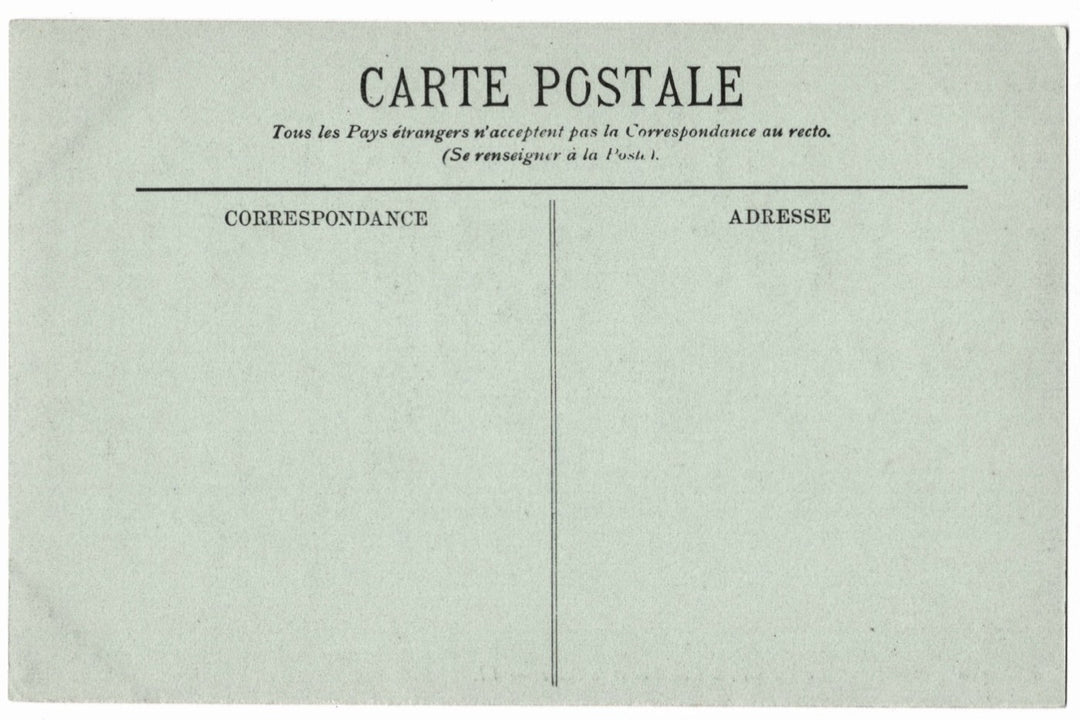 Back of a French postcard with text about correspondence.