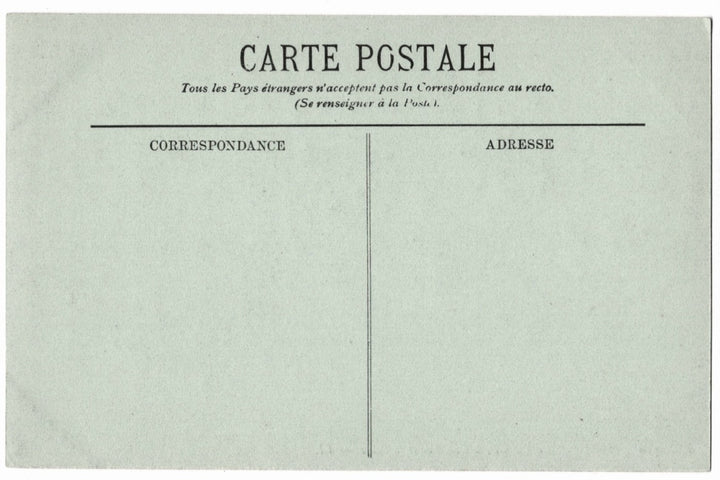 Back of a French postcard with text about correspondence.