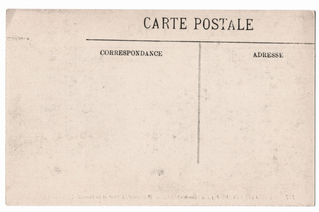 Vintage postcard with 'Carte Postale' text .
