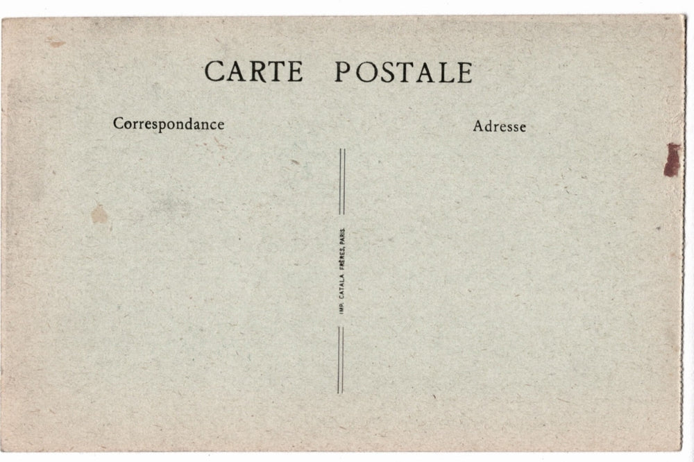 Vintage French postcard with 'Carte Postale' text.
