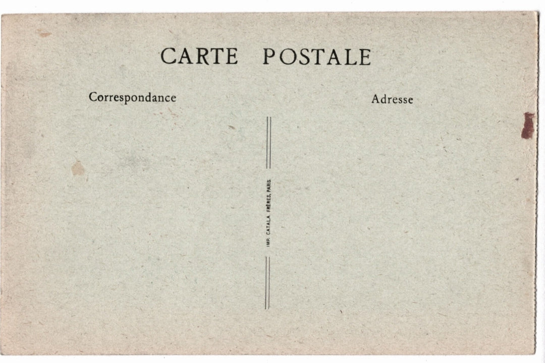 Vintage French postcard with 'Carte Postale' text.
