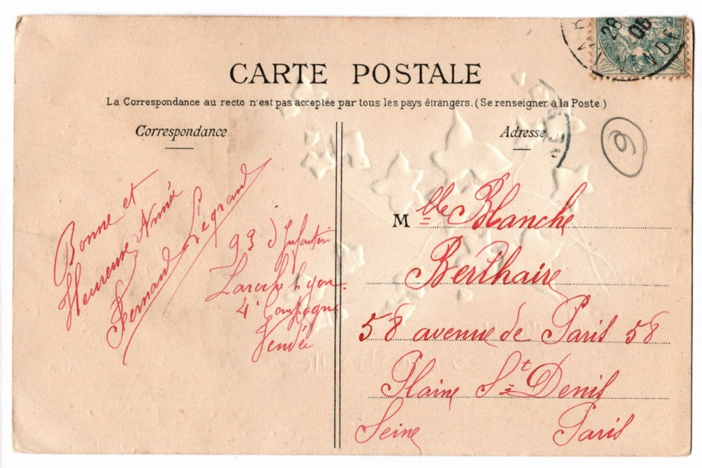 This card features a clear postmark from December 28, 1905, sent from the Vendée region to an address on the Avenue de Paris in Saint-Denis. The sender, Fernand Legrand, was serving in the 93rd Infantry Regiment (93e Régiment d'Infanterie) at the time, as indicated by his military notations in red ink. 