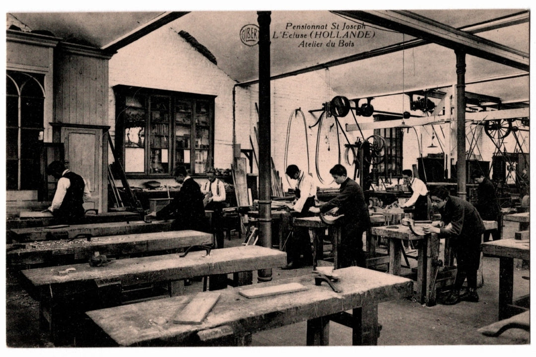 1900s Boarding School Woodworking Shop Holland Vintage Postcard.