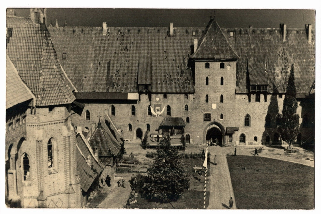 1960s Malbork Castle Middle Courtyard Poland Vintage Postcard.