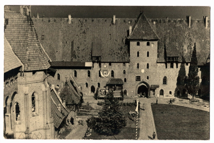 1960s Malbork Castle Middle Courtyard Poland Vintage Postcard.