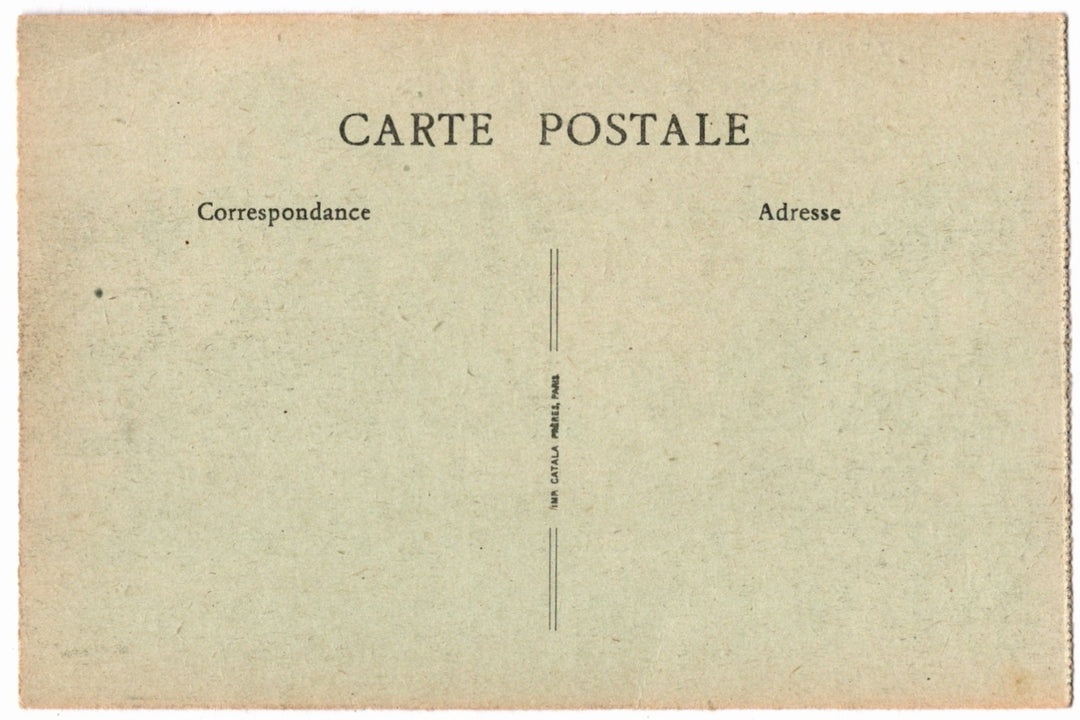 Vintage postcard with 'Carte Postale'.