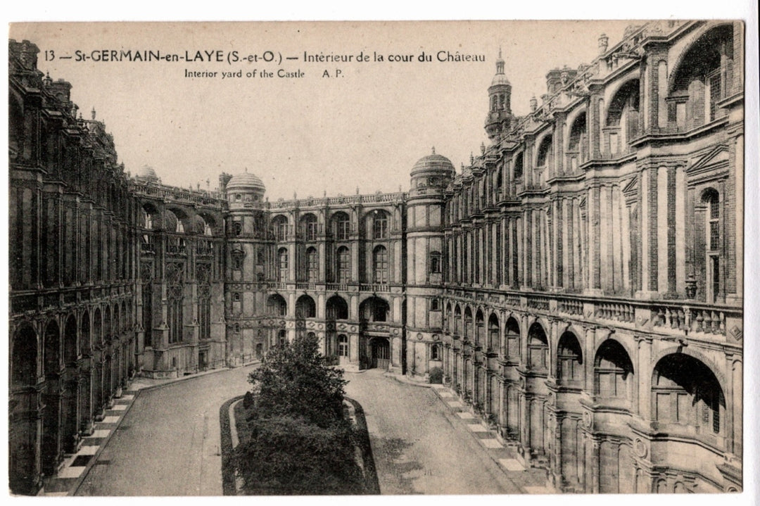 1905 Chateau de Saint-Germain-en-Laye Courtyard France Vintage Postcard.