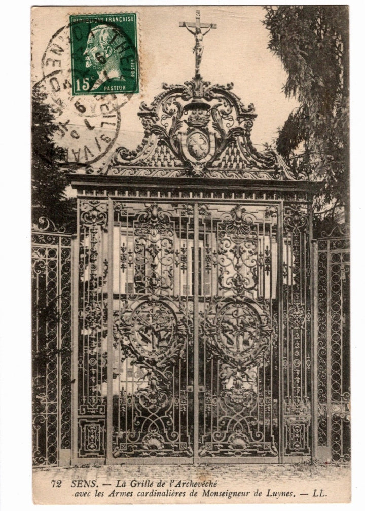 1904 The Archbishop's Gate Yonne France Vintage Postcard, TVC.