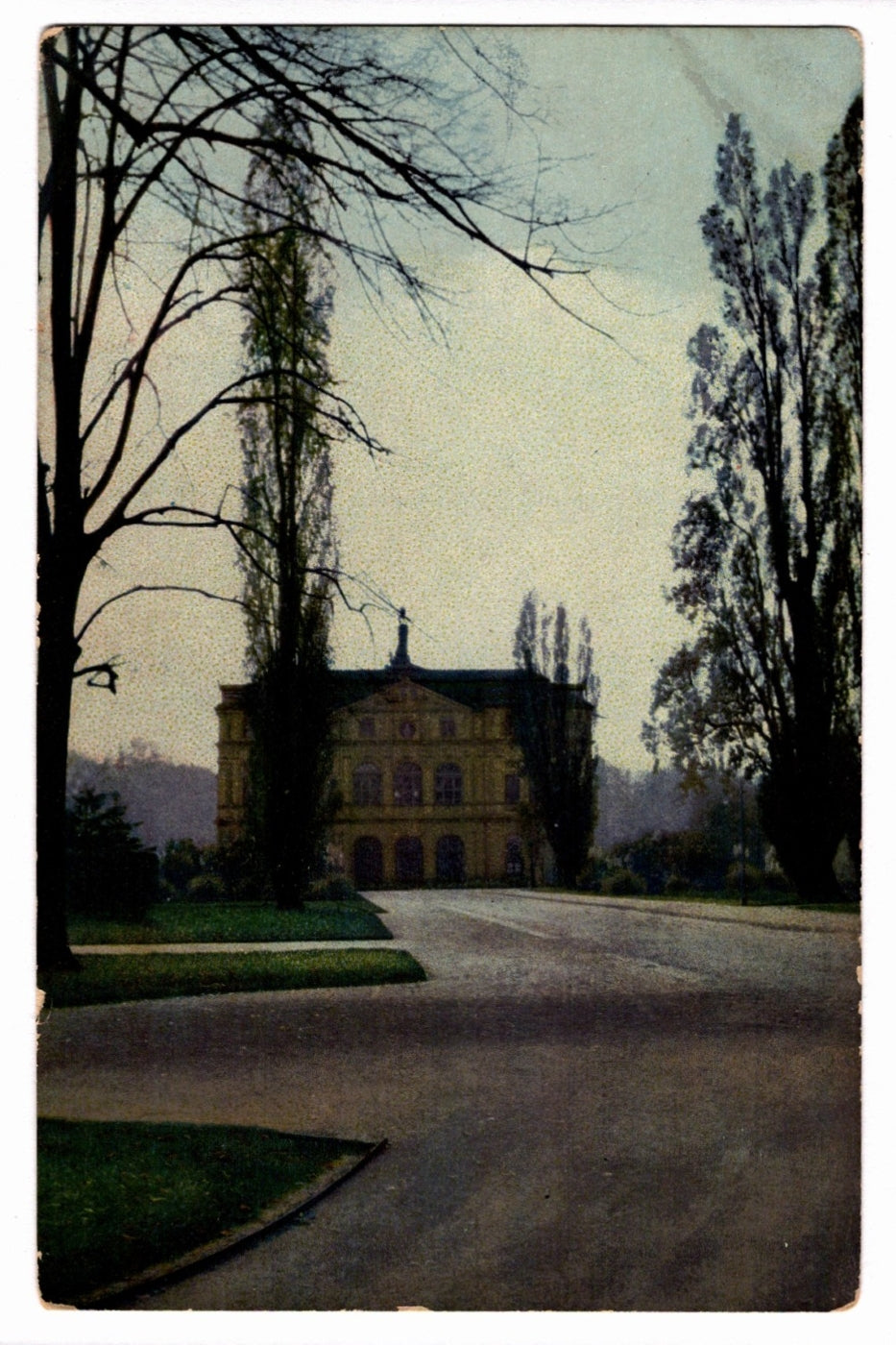 1907 Dresden Palace in Great Garden Germany Vintage Postcard.
