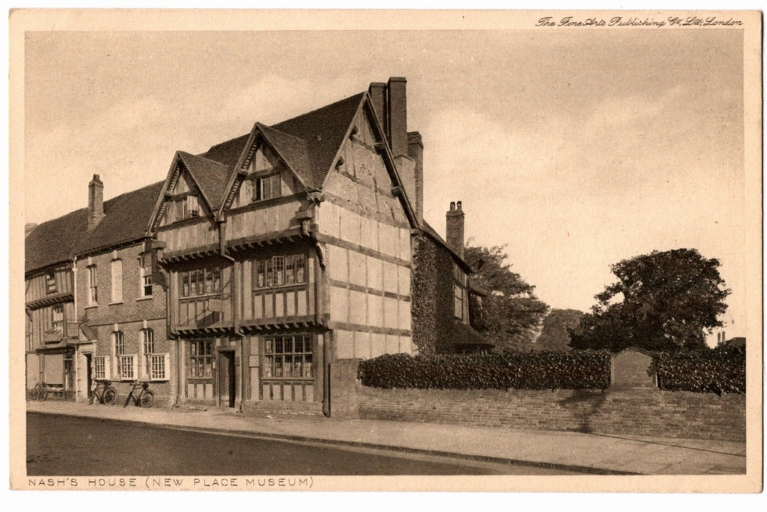 1920s Nash's House, New Place Museum Vintage Postcard, Stratford-upon-Avon/