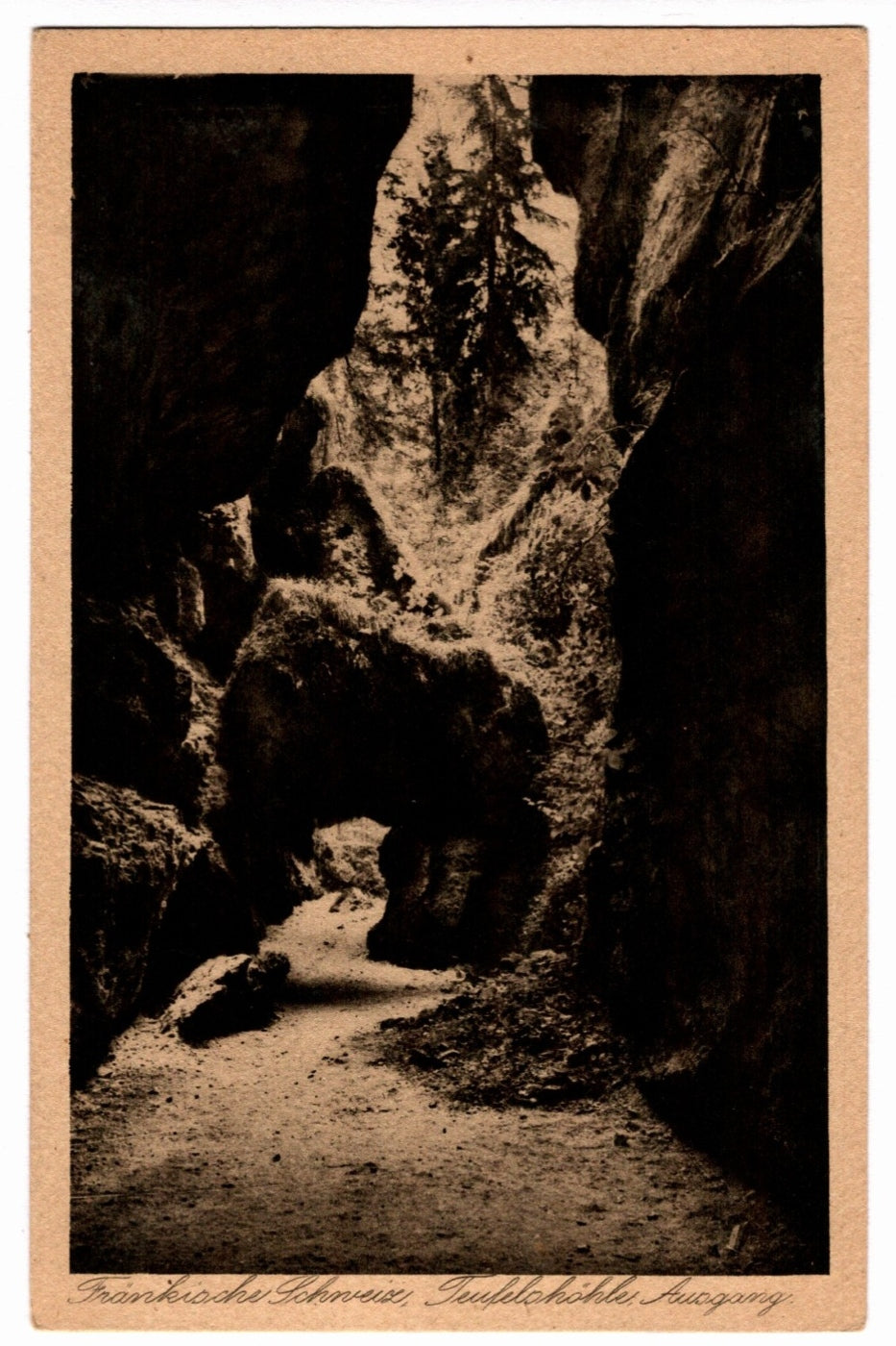 1920 Teufelshöhle Cave Franconian Switzerland (Germany) Vintage Postcard.