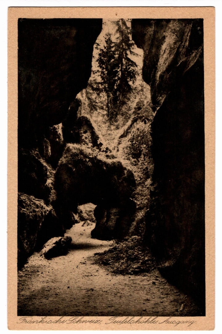 1920 Teufelshöhle Cave Franconian Switzerland (Germany) Vintage Postcard.