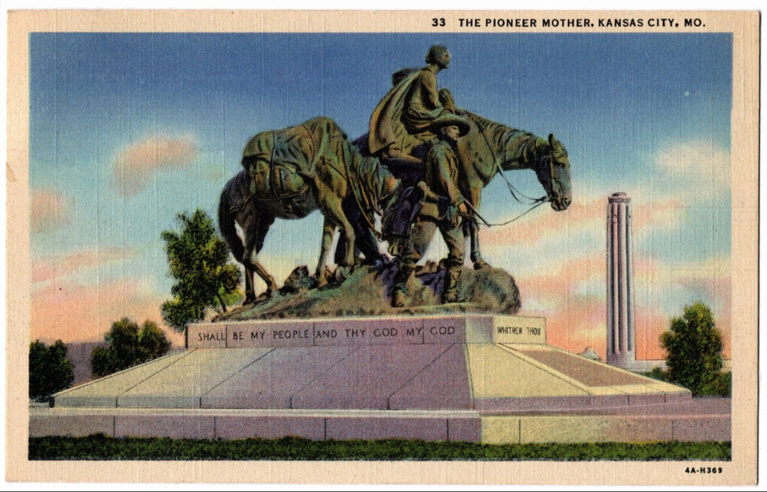 Vintage postcard of aThe Pioneer Woman monument Kansas City, MO.