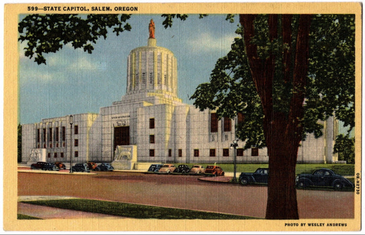 Vintage postcard of the Oregon State Capitol building in Salem, Oregon.