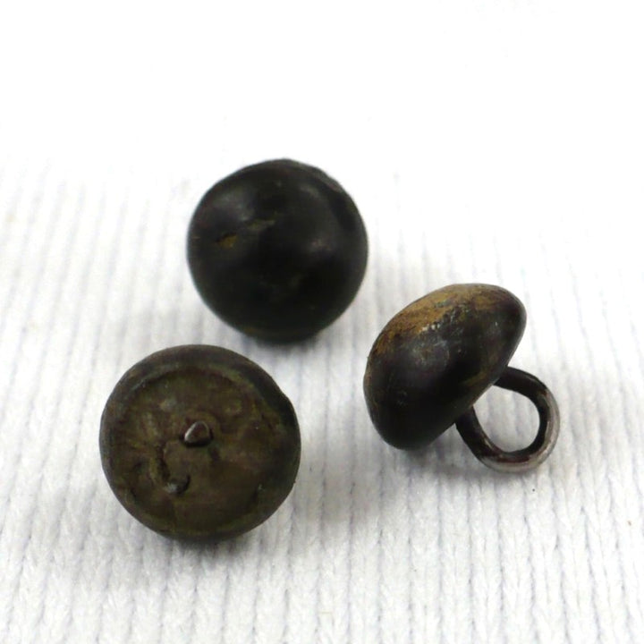 13L Diminutive Leather Shank Buttons