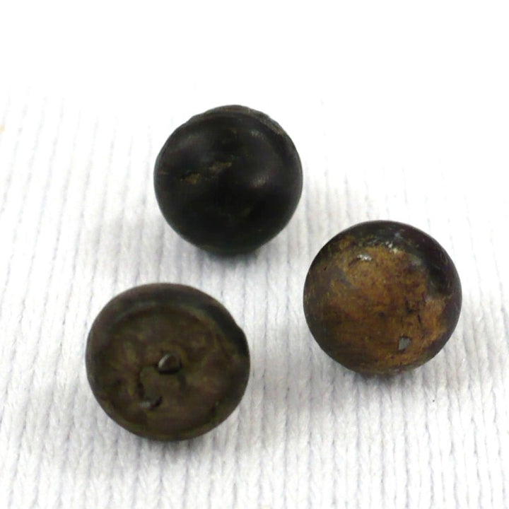 13L Diminutive Leather Shank Buttons