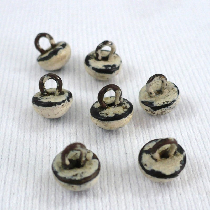 13L Diminutive White Shank Shoe Buttons