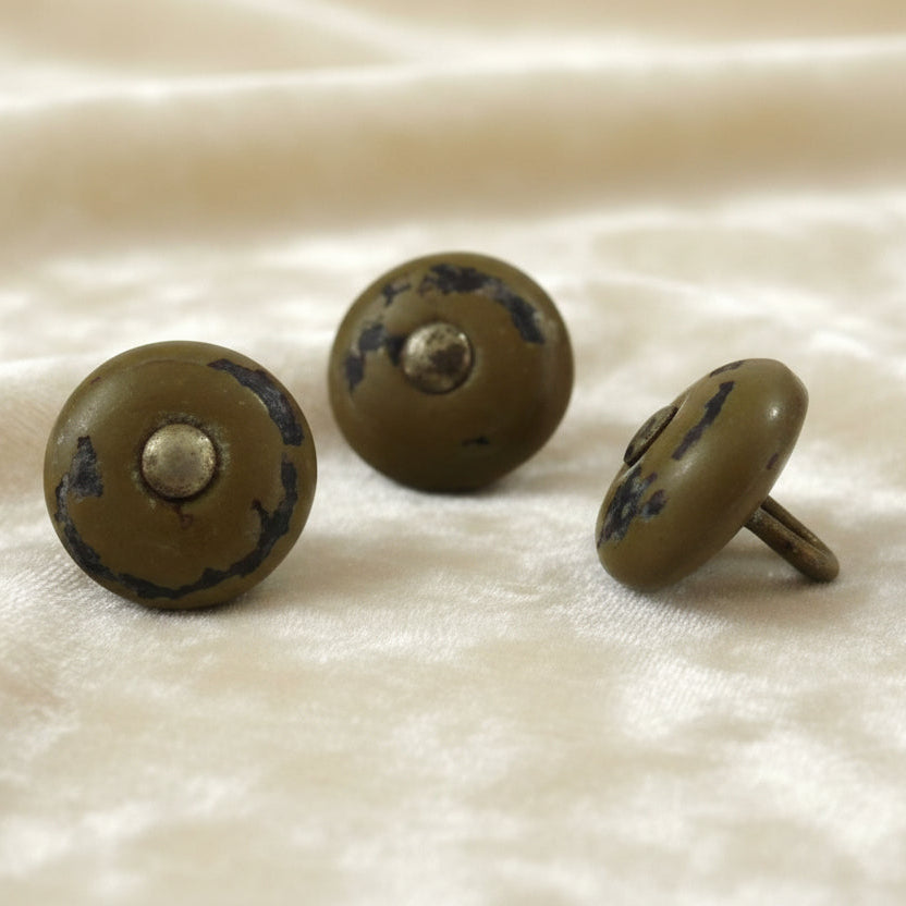 16L Set of Three Victorian Composition Pin Shank Shoe Buttons, 3/8"
