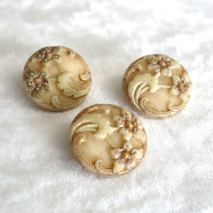 21L Set of Three Art Nouveau White Luster 4-way Box Shank Buttons, 1/2".