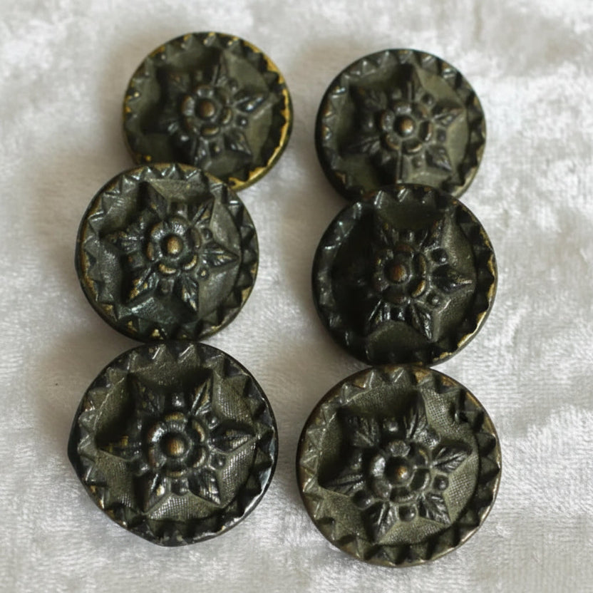 22L Set of Six Victorian Floral, Star Motif Metal Shank Buttons, 9/16".