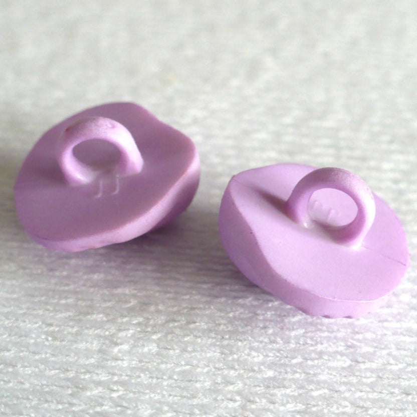 23L Lilac Purple Clamshell 1980s Kiddie Novelty Buttons 5/8".