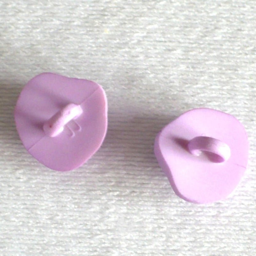 23L Lilac Purple Clamshell 1980s Kiddie Novelty Buttons 5/8", backs.