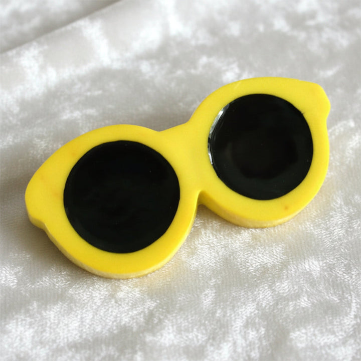56L Sunglasses 1970-80s Shades Kiddie Novelty Button 1 3/8".