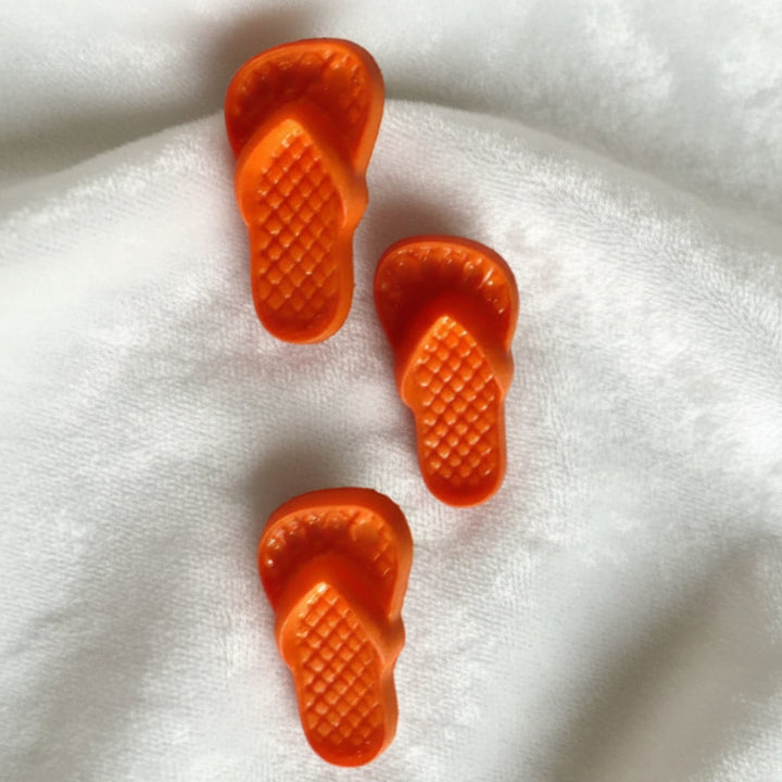 34L Orange 1970s Flip-Flops Shoe Kiddie Novelty Buttons 7/8".
