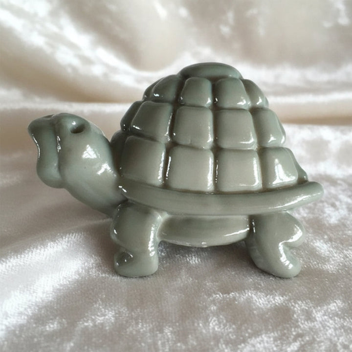 36L Turtle 1950-60s Kiddie Novelty Button 7/8".