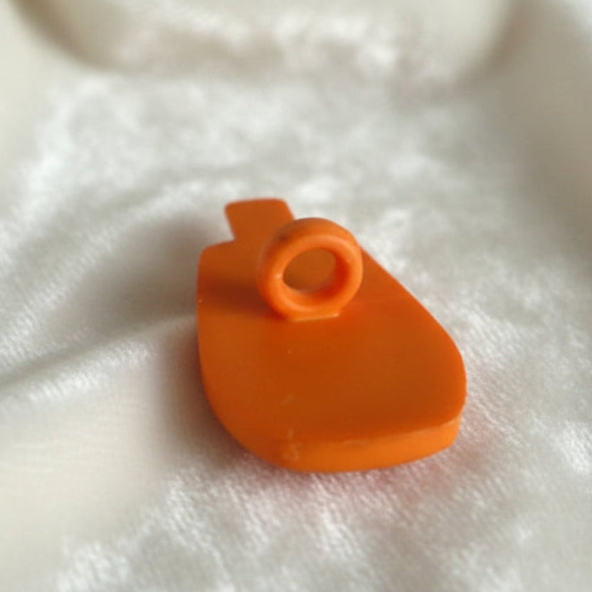 38L Dark Tanning Oil 1970-80s Kiddie Beach Novelty Button 15/16".