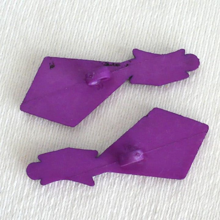 64L Purple Kites Buttons