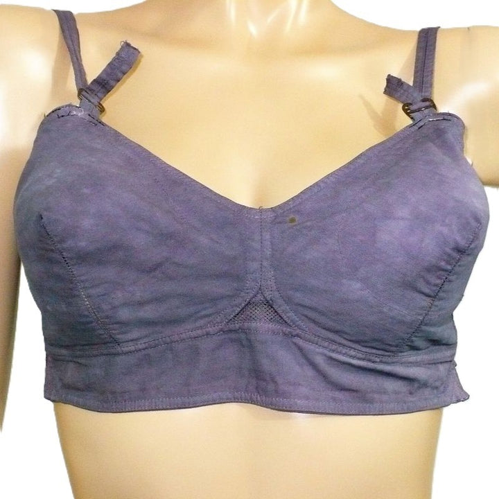 1940s Poke Your Eye Out 30C Vintage Bra Brassiere.
