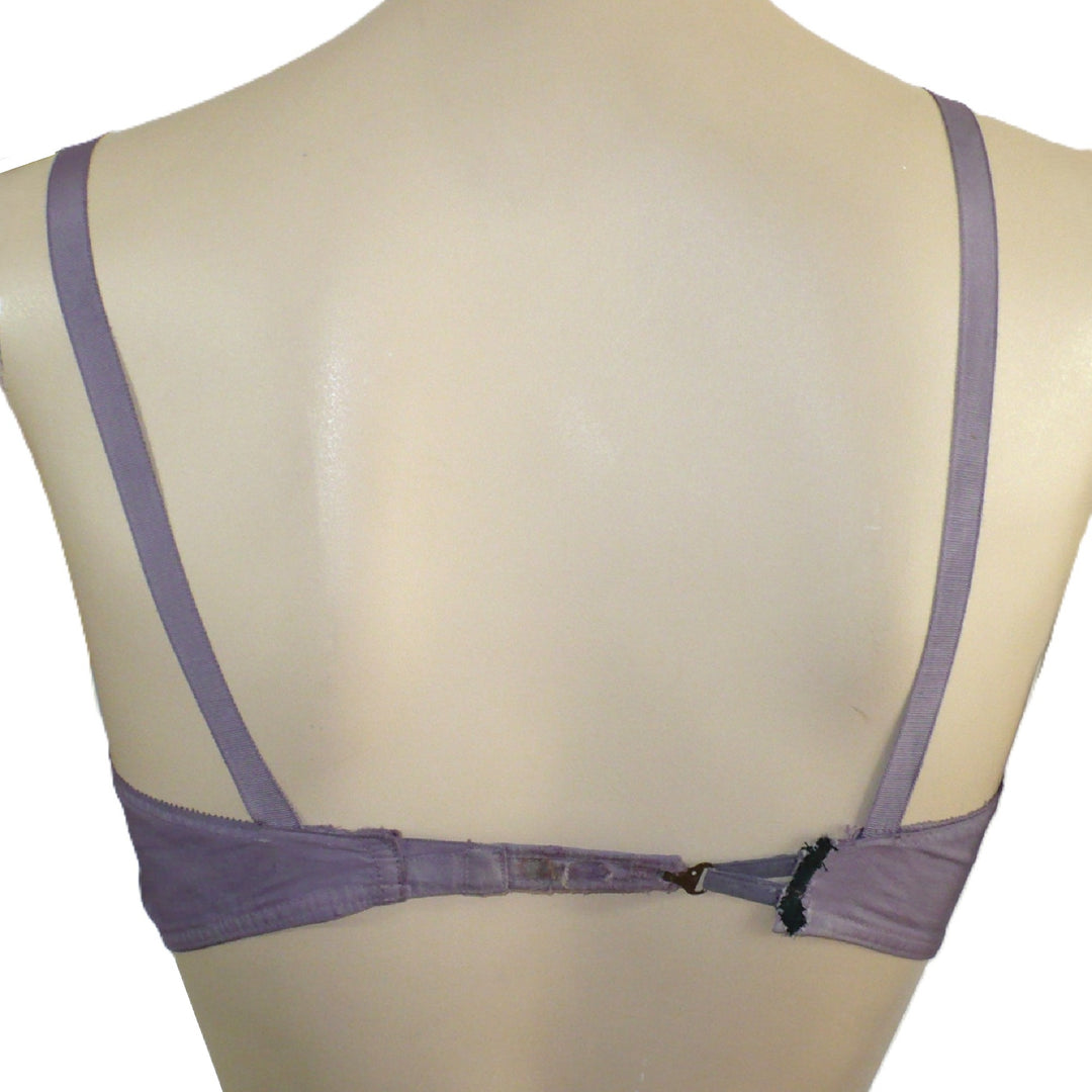 1940s Happy Harlot 28C Vintage Bra Lifts and Separates.