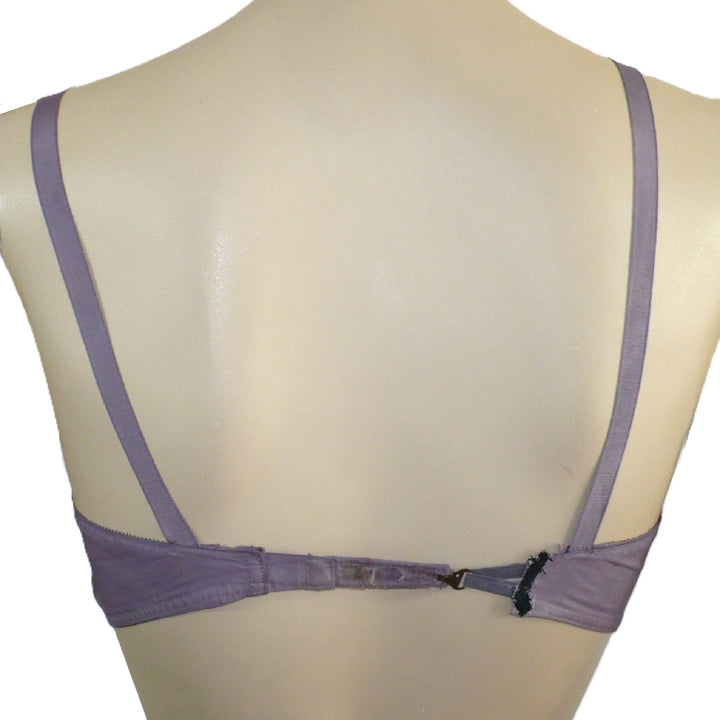 1940s Happy Harlot 28C Vintage Bra Lifts and Separates.